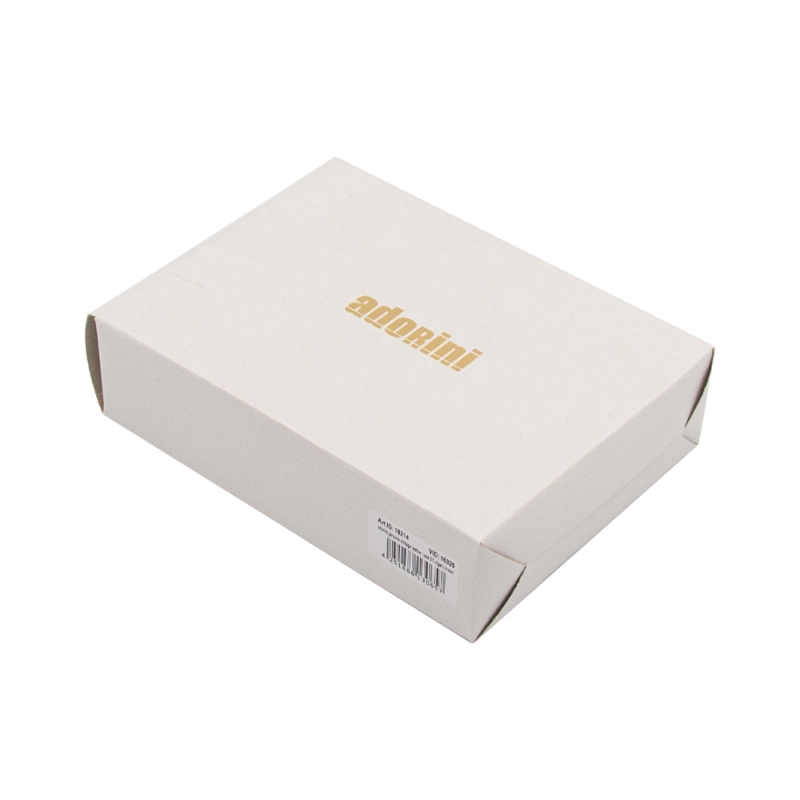 białe opakowanie chroniące zawartośc pudęłka marki adorini