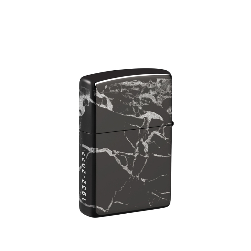 metalowa zapalniczka Zippo z bogatym laserowym wzorem 360° który oplata wszystkie boczne ścianki obudowy