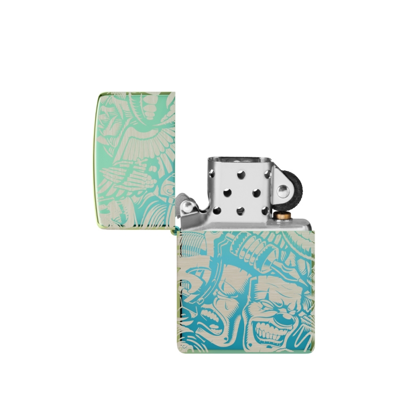 otwarta zapalniczka z widocznym srebrzystym kominkiem który kontrastuje z bogato zdobioną obudową tatuażowym motywem