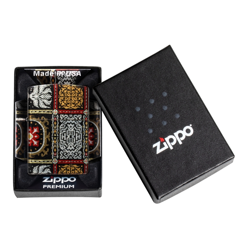 Zippo w pudełku z metalicznym designem i efektownym wzorem który wyróżnia ją jako prezentowy model