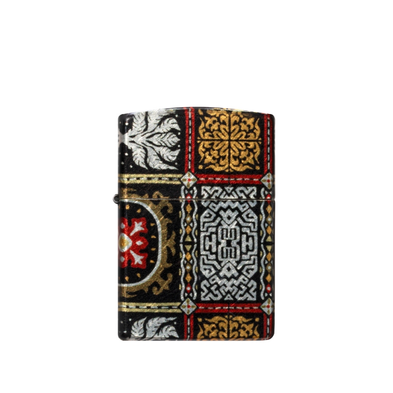 zapalniczka z metaliczną powierzchnią pełną subtelnych przeplatających się kształtów