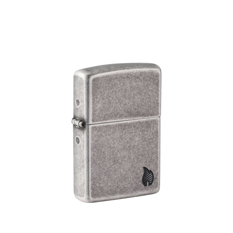 metalowa zapalniczka Zippo z solidnym wyglądem i subtelnym grawerowanym motywem ognia który przyciąga wzrok