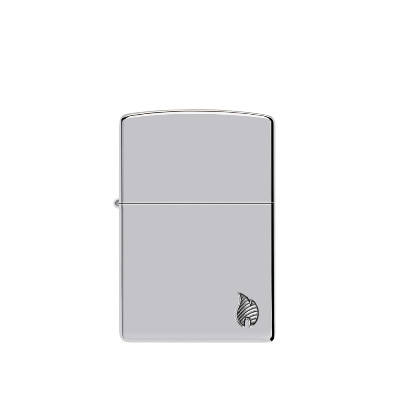 front zapalniczki z subtelnym wzorem płomienia który kontrastuje z błyszczącym tłem chromu