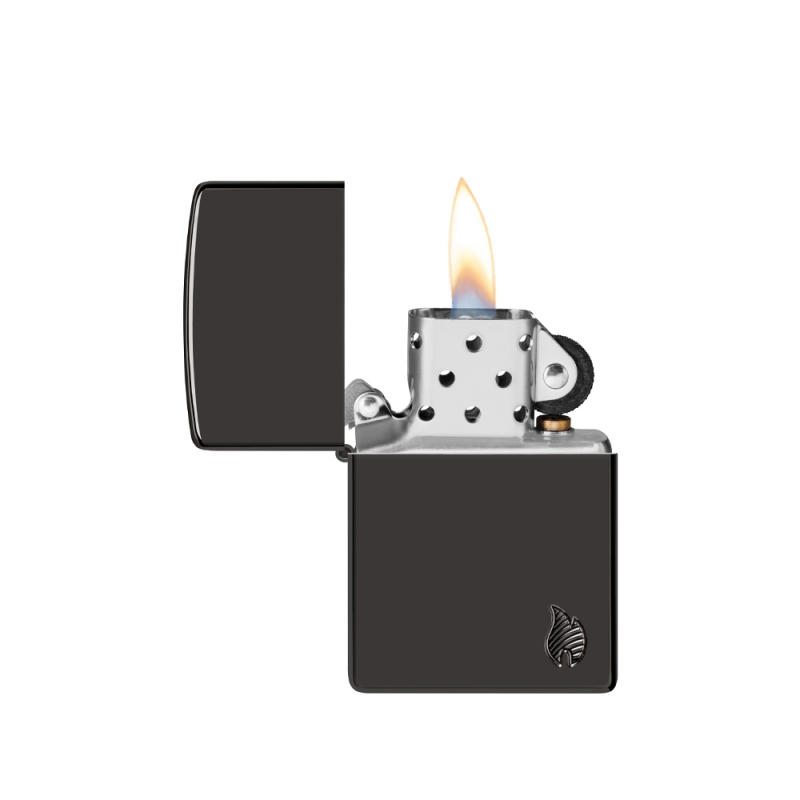 obudowa zapalniczki z intensywnym połyskiem i drobnym detalem płomienia który przyciąga wzrok