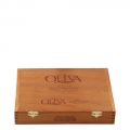 cedrowe pudełko na cygara z logiem nikaraguańskiej marki oliva