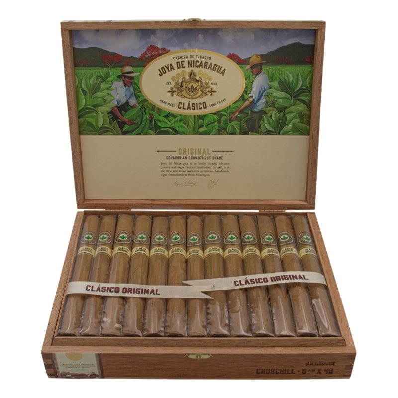 otwarte pudełko pełne cygar Joya de Nicaragua Clasico Original Churchill