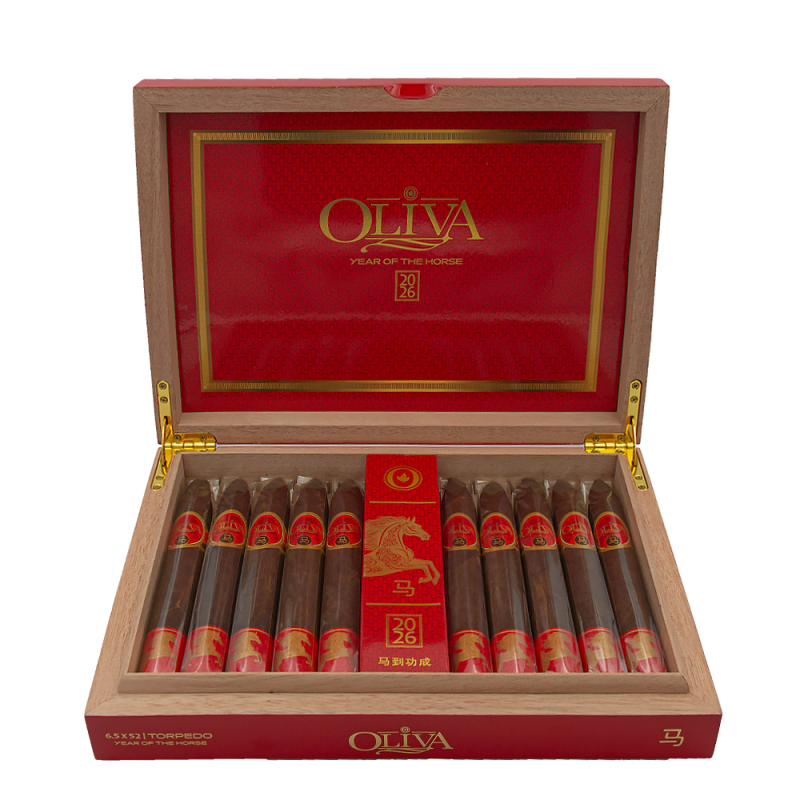 Otwarte pudełko pełne mocnych cygar Oliva Year of the Horse w kształcie torpedo