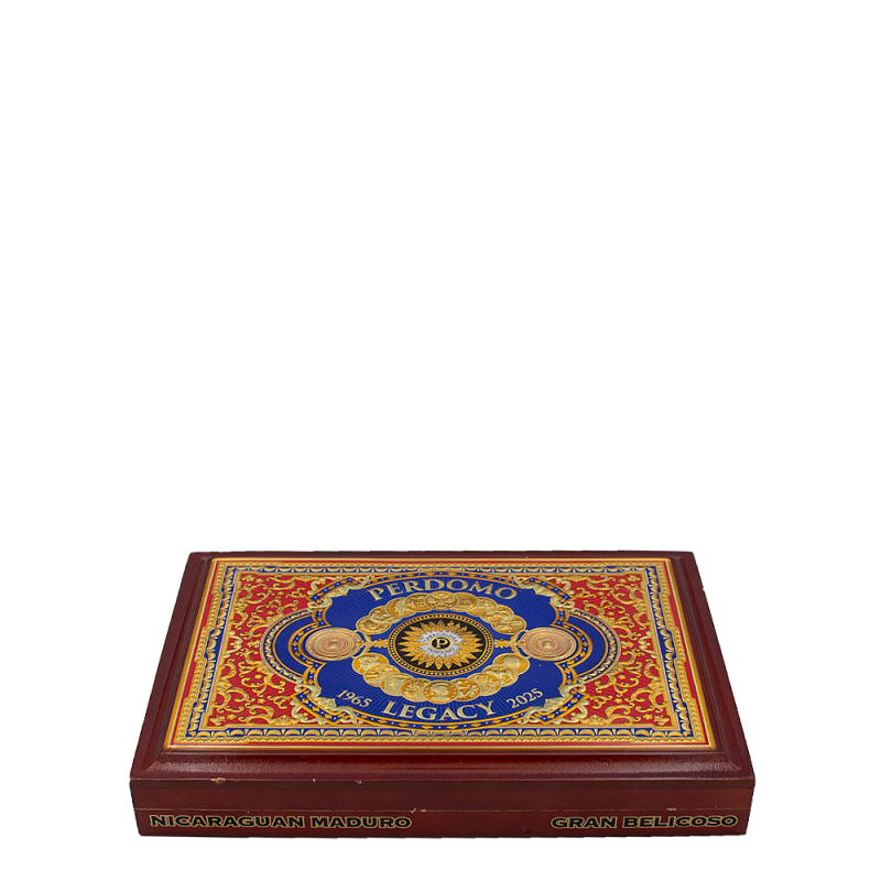 niskie kolorowe pudełko z drewna z logotypem marki Perdomo