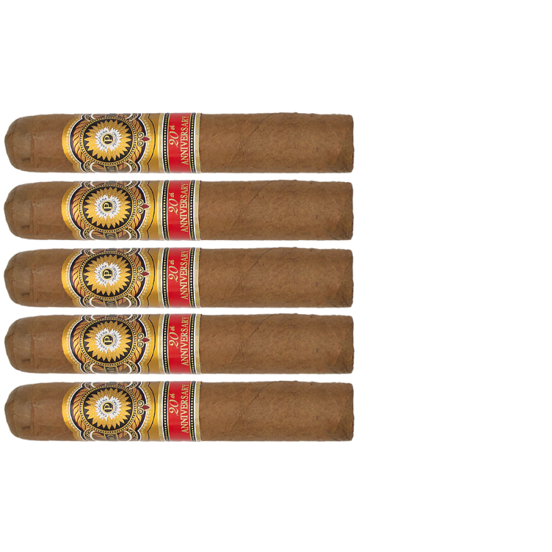 zestaw pięciu cygar w formacie robusto o jasnej pokrywie z Nikaragui