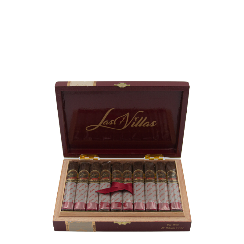 otwarte pudełko wypełnione cygarami o średniej mocy z Nikaragui