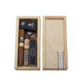 drewniana skrzynka z dwoma cygarami La Aurora Fuerte Sol Robusto i Escogidos Toro w środku z akcesoriami
