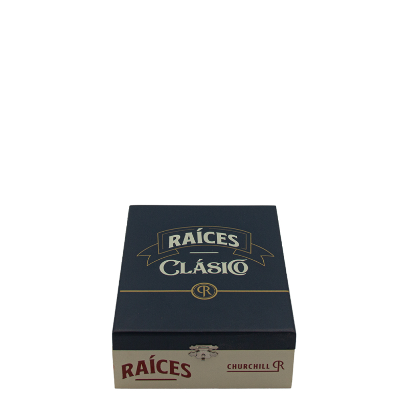 zamknięte biało niebieskie pudełko z logotypem Raices Clasico