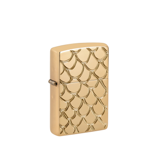 Złota obudowa Zippo ozdobiona rzędami drobnych łusek tworzących efekt naturalnej skóry węża