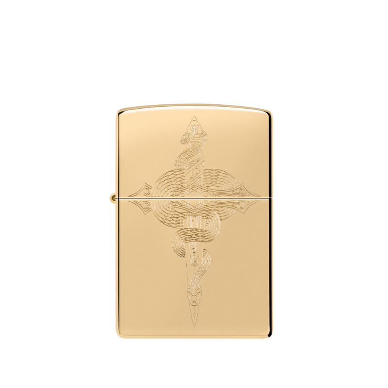 Metaliczna Zippo w złotym kolorze ozdobiona przestrzennym wzorem węża z wyciętymi detalami