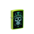 Zielona zapalniczka Zippo Irish Skull Design z charakterystycznym wizerunkiem czaszki na lekko postarzonej powierzchni