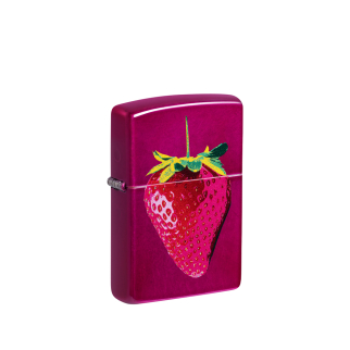 Jaskraworóżowa zapalniczka Zippo Vibrant Strawberry Design z soczystymi truskawkami na całej powierzchni obudowy