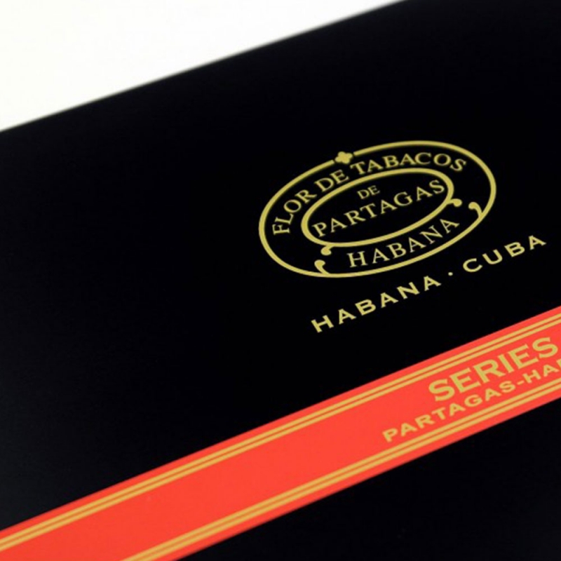 elegancka skrzynka na cygara dla fana kubańskich marek, idealna na prezent
