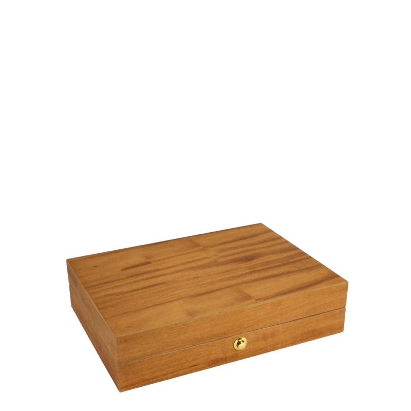 podróżny humidor pomieści około 13 cygar