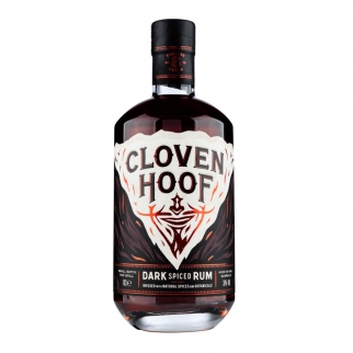 cloven hoof to mieszanka ciemnych rumów importowanych z Gujany i Trynidadu.