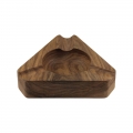 drewniana popielnica w kształcie trójkąta