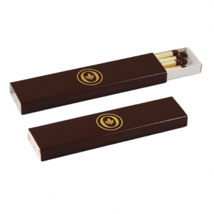 zapałki do cygar w brązowym pudełku z logo oliva