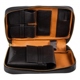 skórzane etui w kolorze czarnym