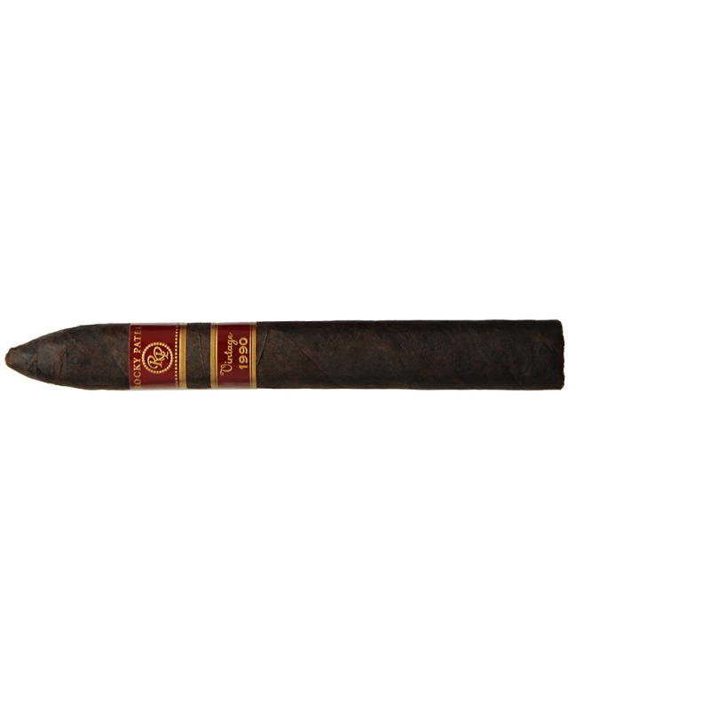 nagradzane przez magazyn cigar aficionado cygaro marki rocky patel w kształcie torpedo
