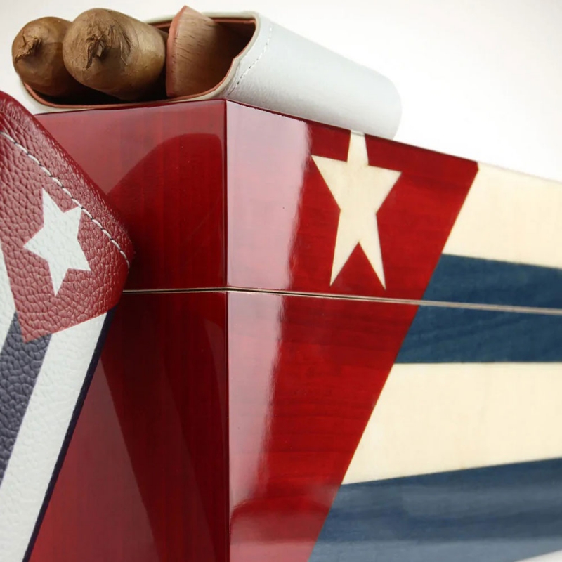 wysokiej jakości humidor lakierowany z kubańską flagą