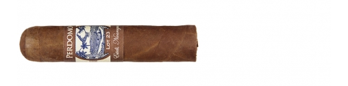 jedwabiste, jasnobrązowe cygaro z pierścieniem z logo perdomo lot 23