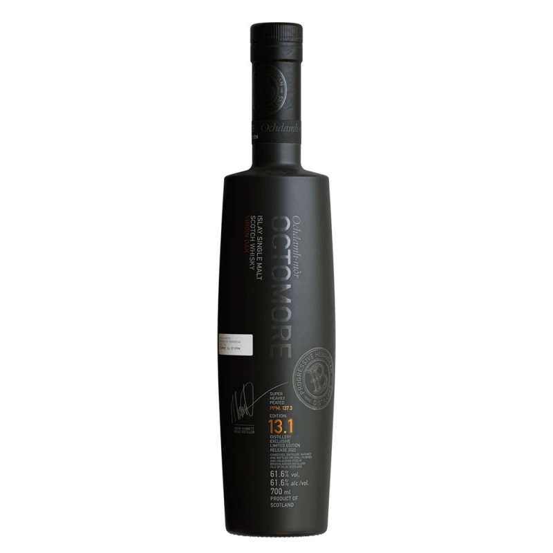 czarna matowa butelka whisky torfowej octomore 13.1