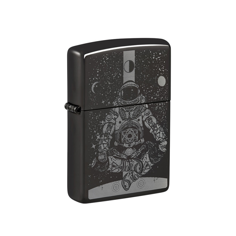 zapalniczka marki zippo z grafiką medytującego astronauty