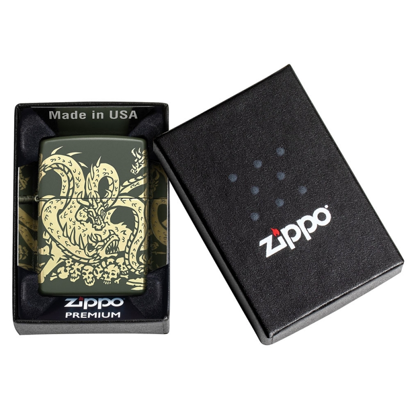 zapalniczka zapakowana w czarne pudełko z logo marki zippo