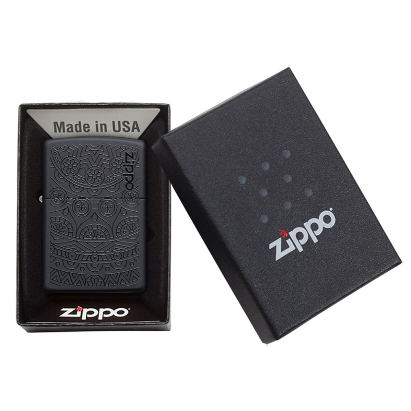 elegancko zapakowana w pudełko producenta zapalniczka marki zippo