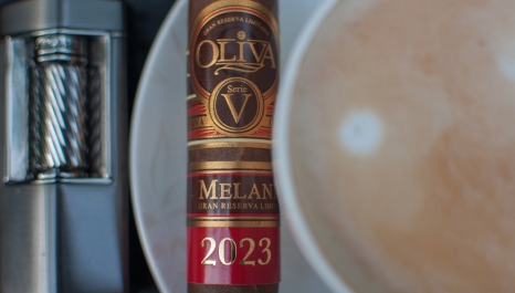 Recenzja cygara Oliva Serie V Melanio Figurado 2023