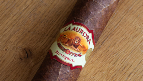 La Aurora Stravaganza - to cygaro robi ogromne wrażenie i to dosłownie!