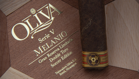 Oliva Serie V Melanio Gran Reserva Double Toro Limitada Soccer Edition